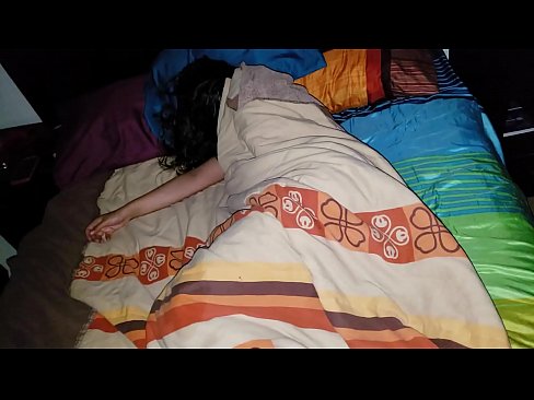 ❤️ Anak tiri memarahi ibu tirinya yang masih muda saat dia tidur. Porno di id.pornpk.ru ❤